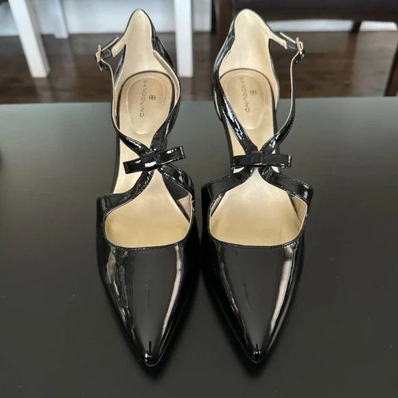 Bandolino Black Patent T-Strap Bow Pumps Womens Size 11M Pointed Stiletto Heels - Picture 1 of 13
